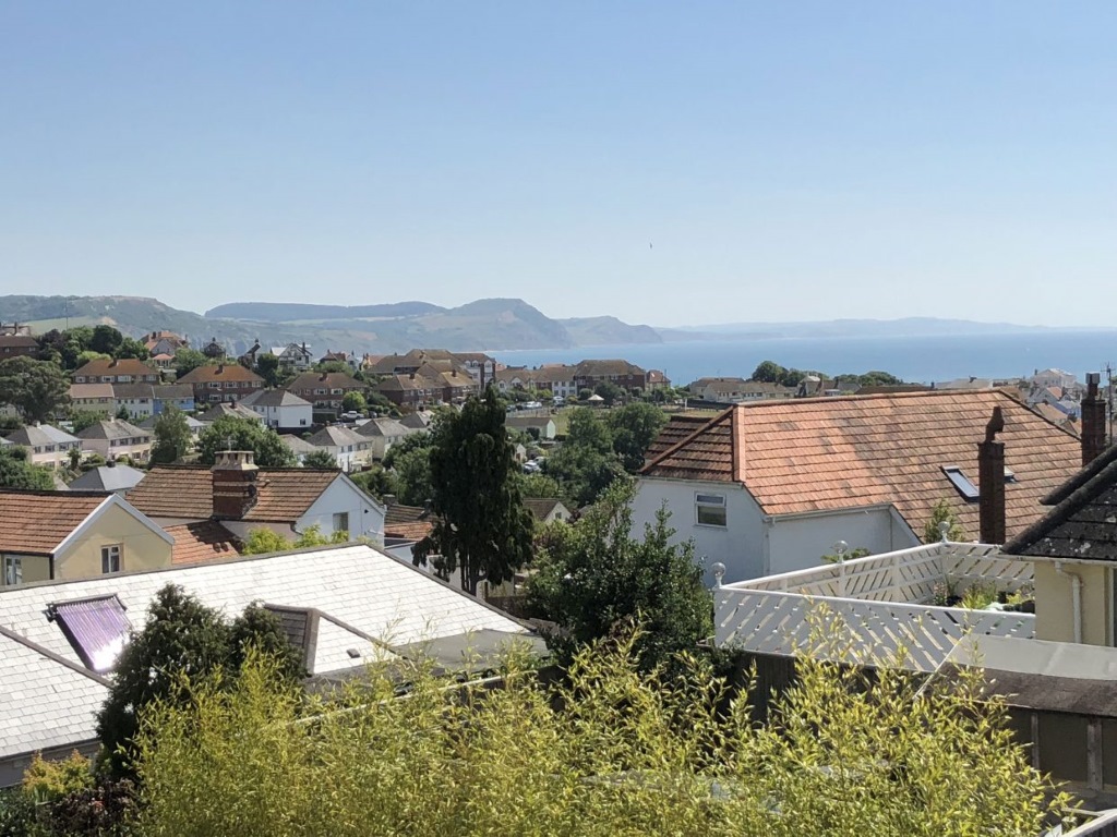 Jurassic View Apartment