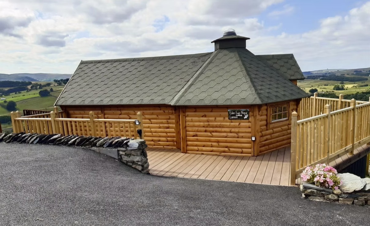 Eden Ewe-Nique Lonnin